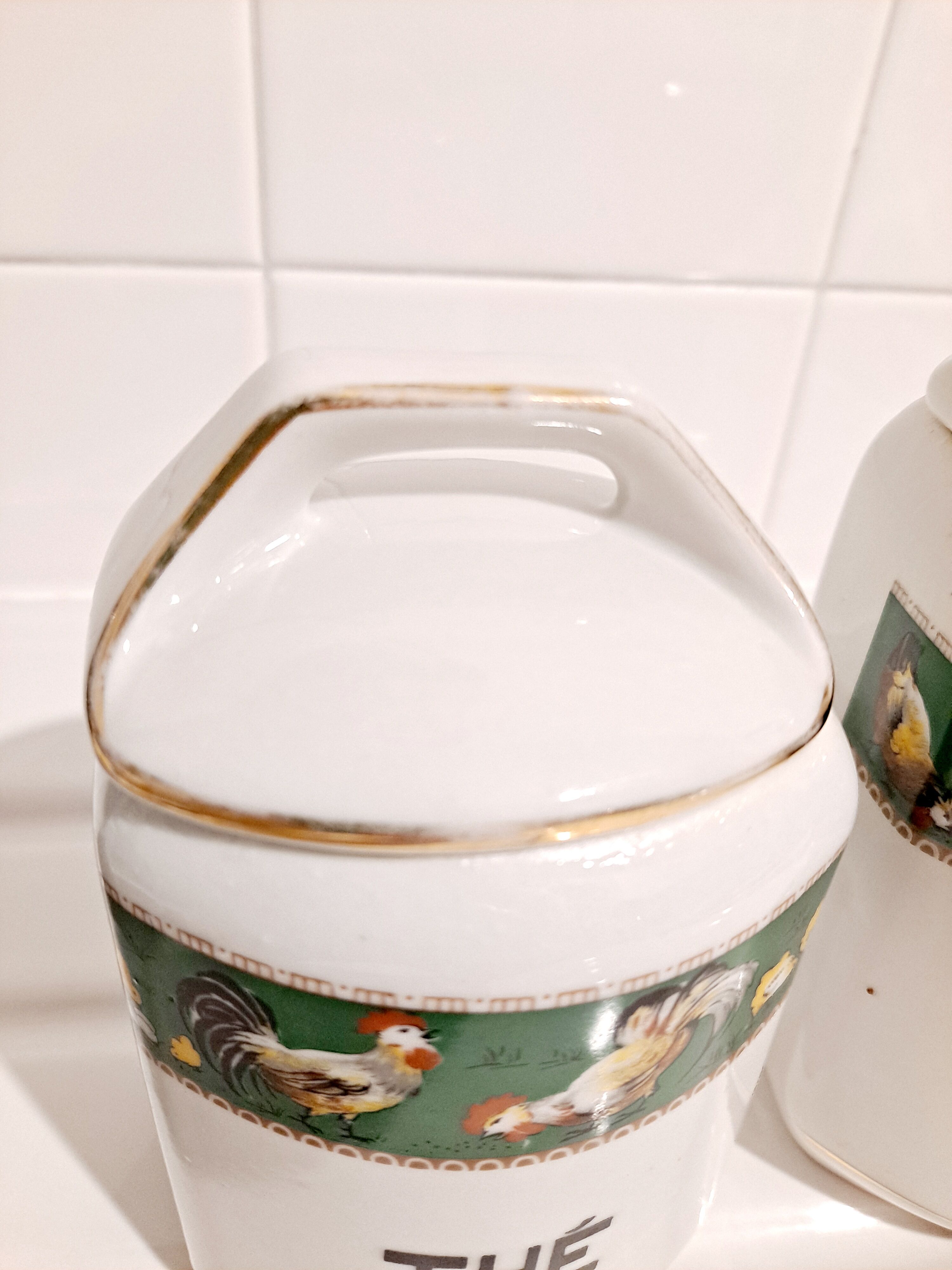 Pair of pretty chicken spice boxes