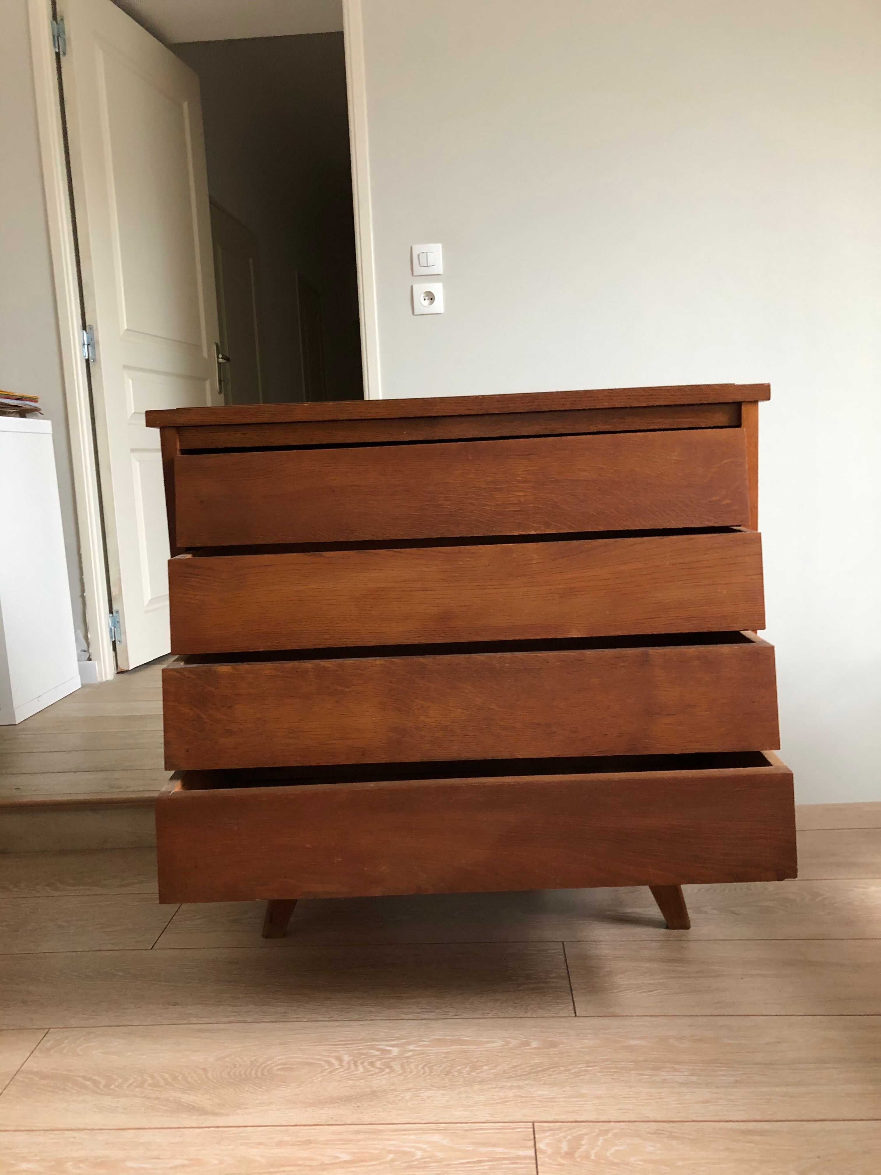 Vintage dresser