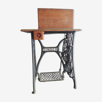 Singer Old Mechanical Sewing Machine with Table