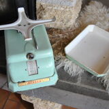 Household scale in water green metal Perca 50s