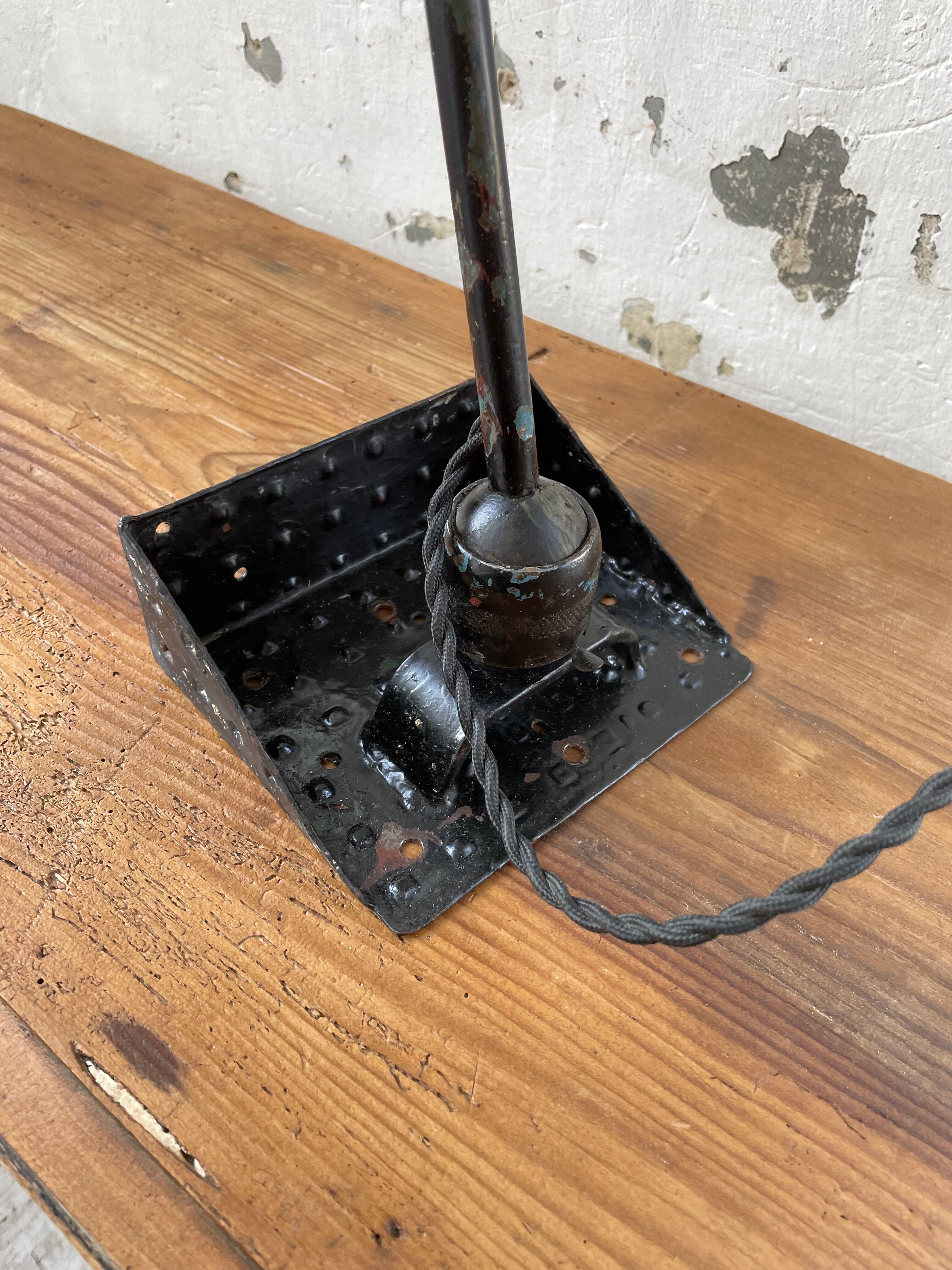 Articulated workshop lamp ravel ball joints