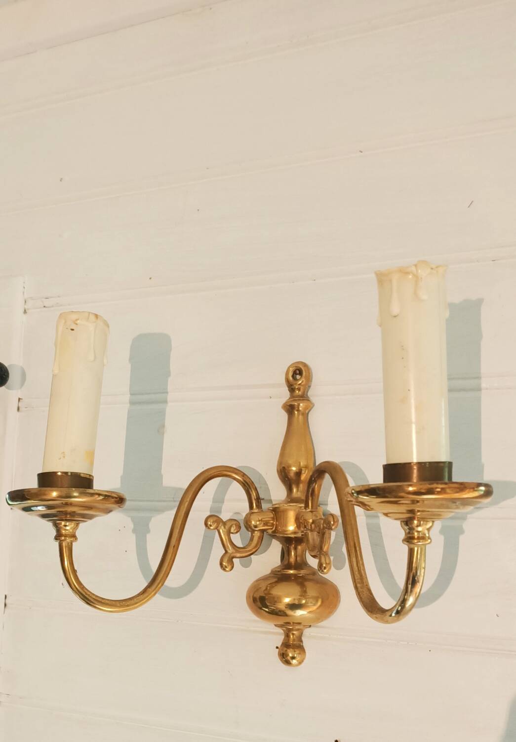 Brass wall light 2 bulbs