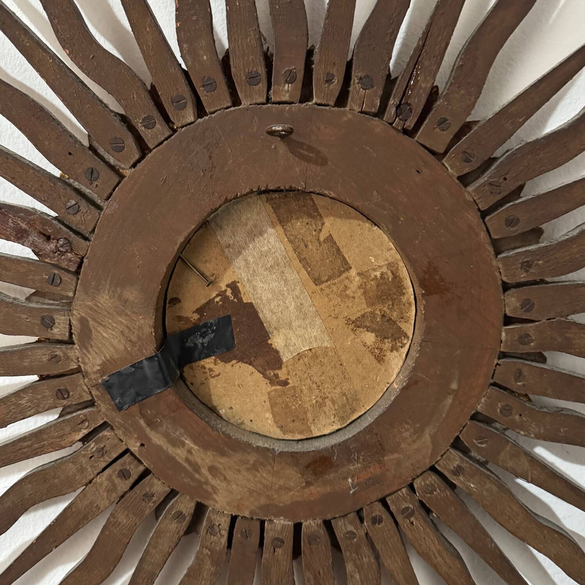 Miroir Soleil dit de Sorcière bois doré 20’s