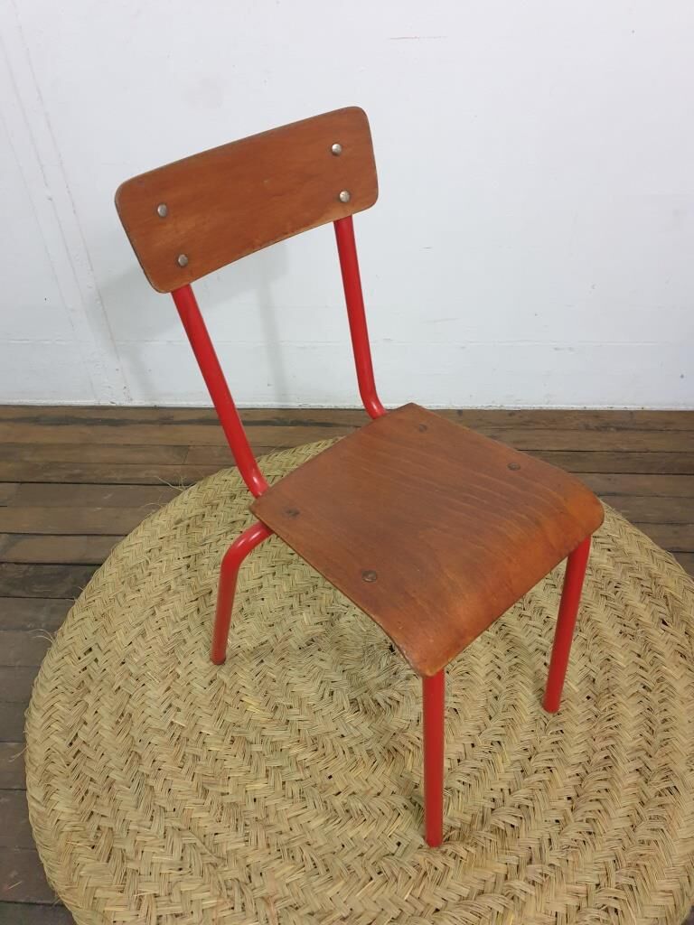 Chaise d'école enfant