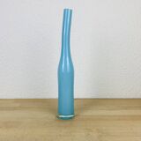 Vase en verre bleu