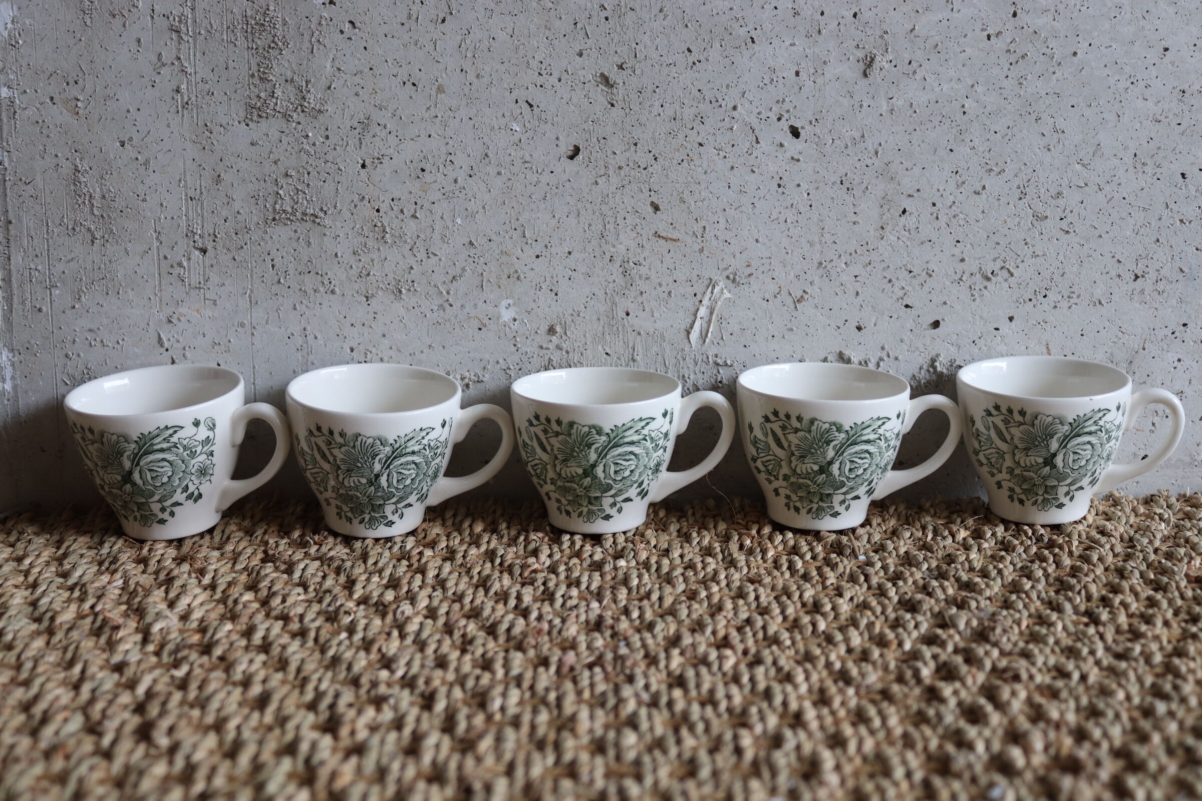 5 coffee cups England