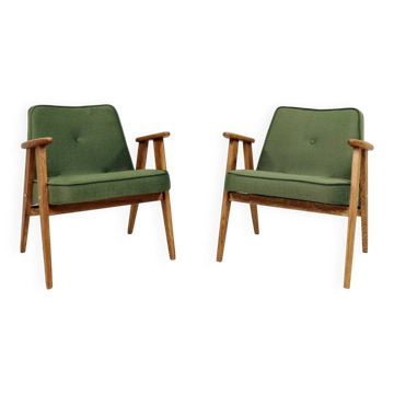 Paire de fauteuils en chêne clair et tissu vert olive