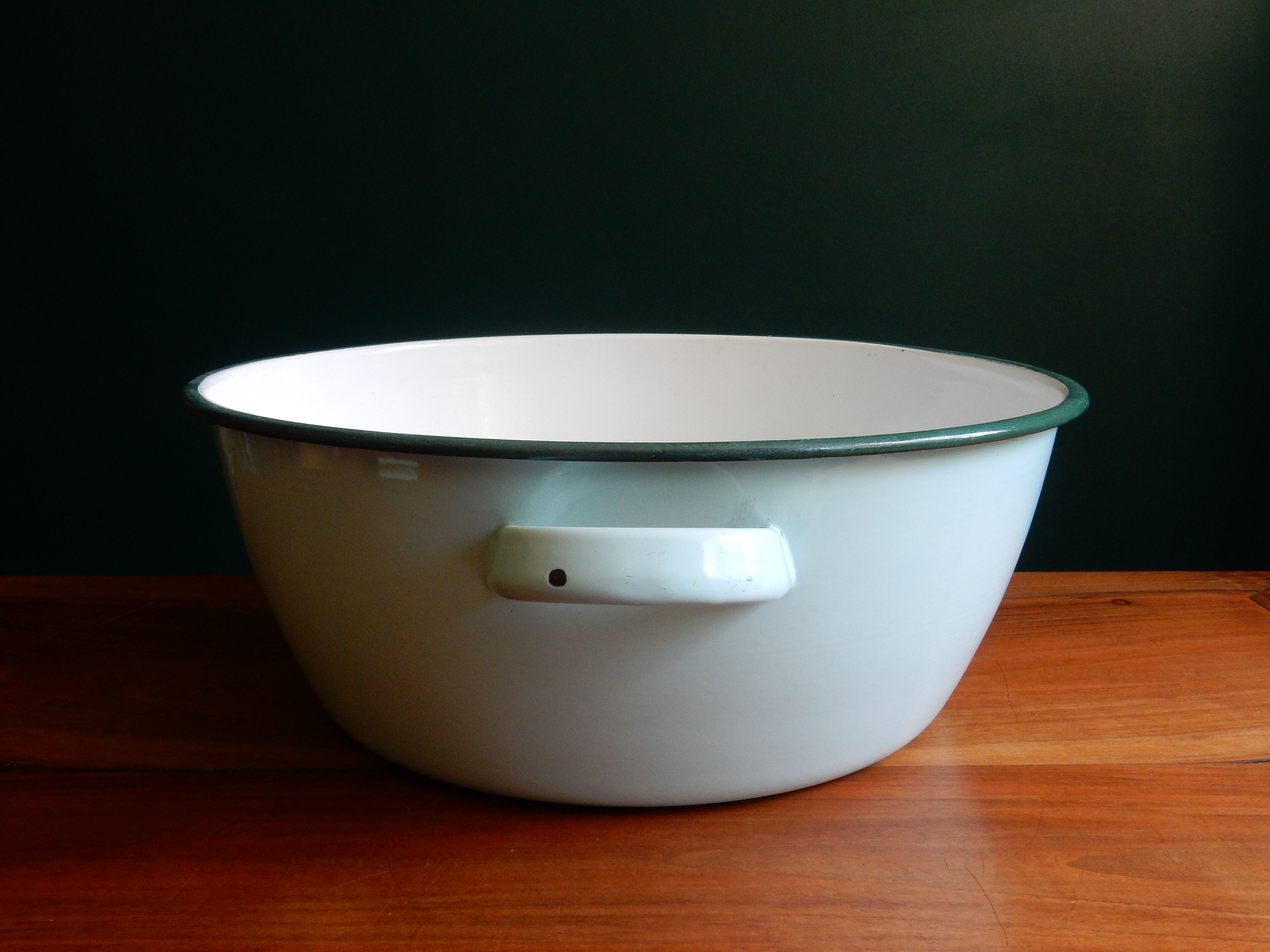 Enamelled metal basin from the 50s mint green