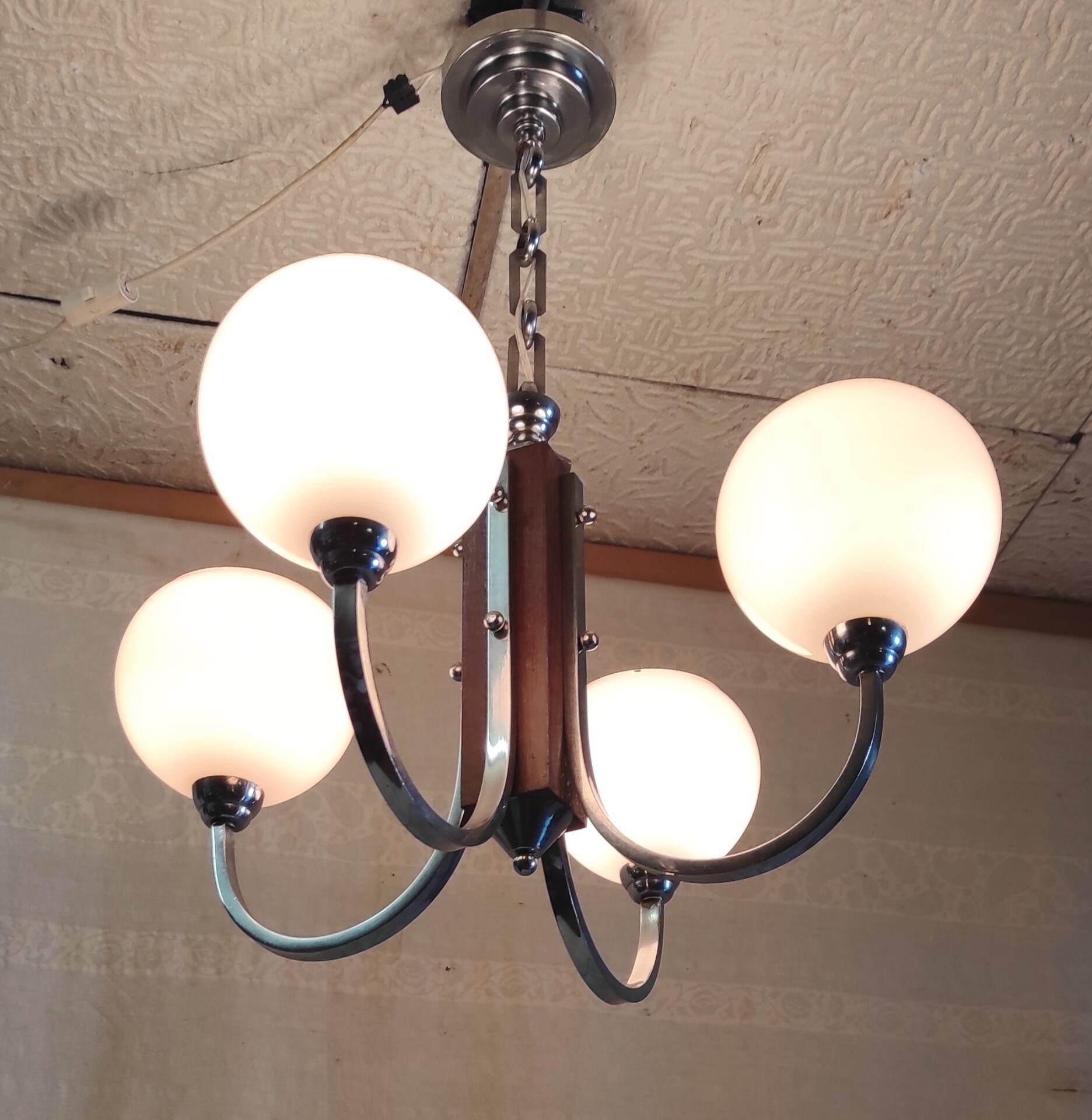 Art Deco chandelier with 4 lights in chrome metal and opaline - 1940s/50s