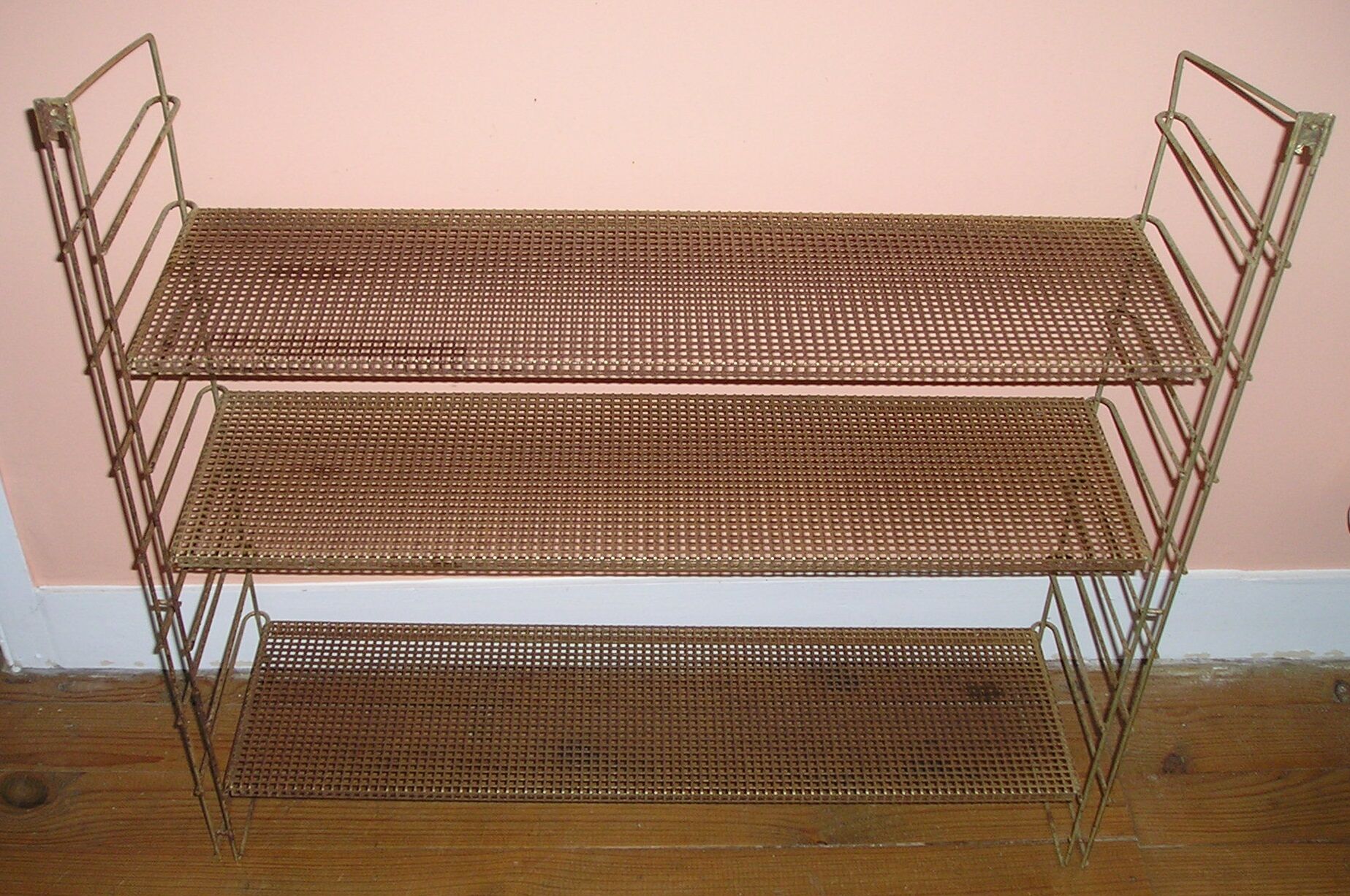Etagère vintage Tomado métal perforé