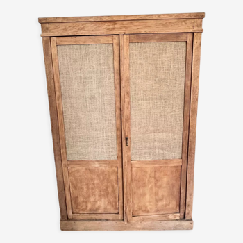 Armoire bois brut & toile de jute