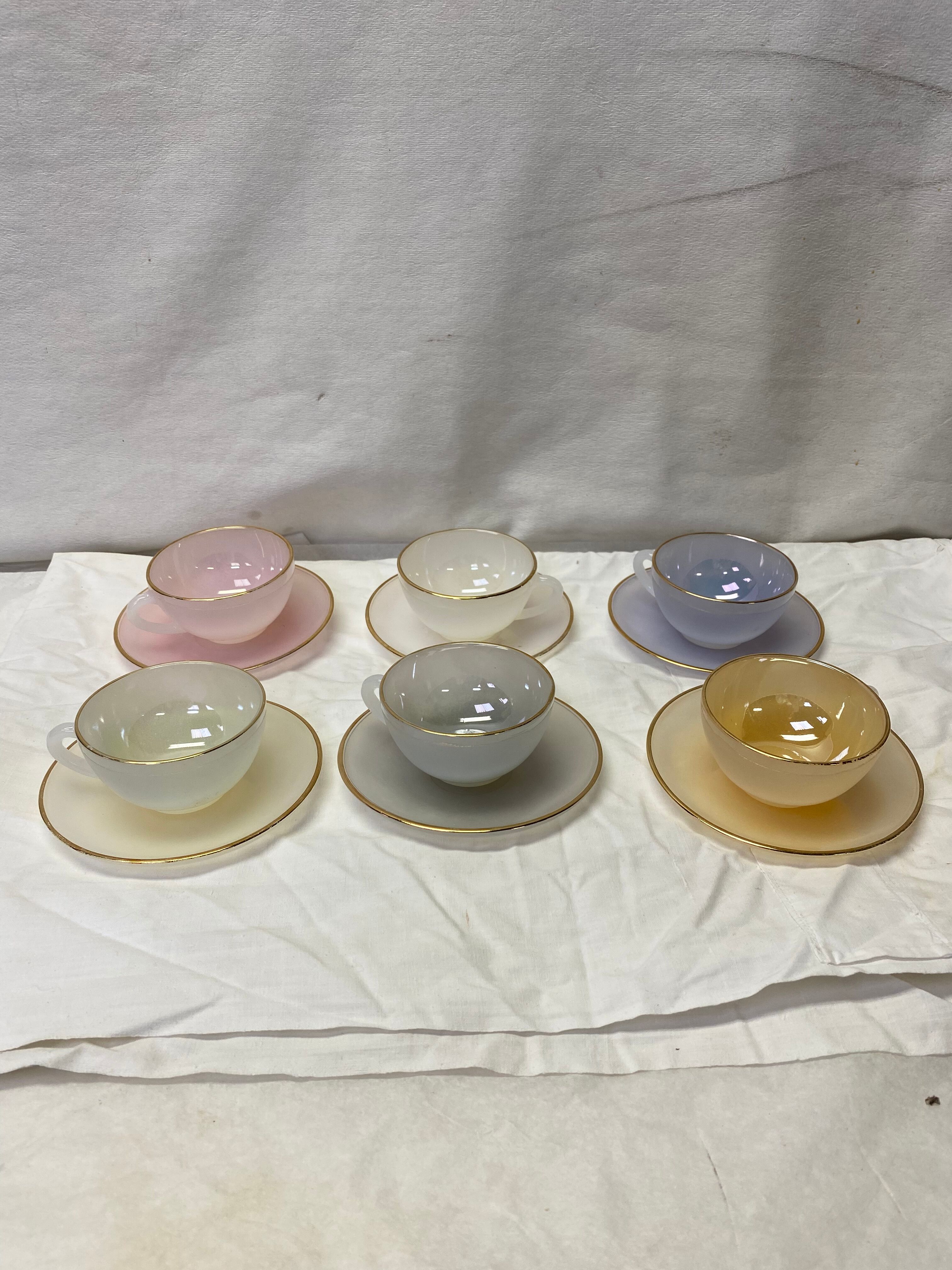 6 vintage cups in iridescent glass