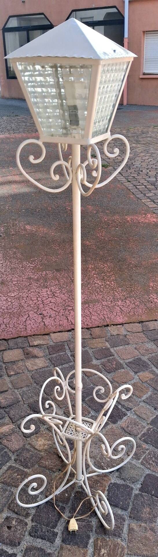 Veranda, terrace or garden floor lamp, in wrought iron, vintage.
