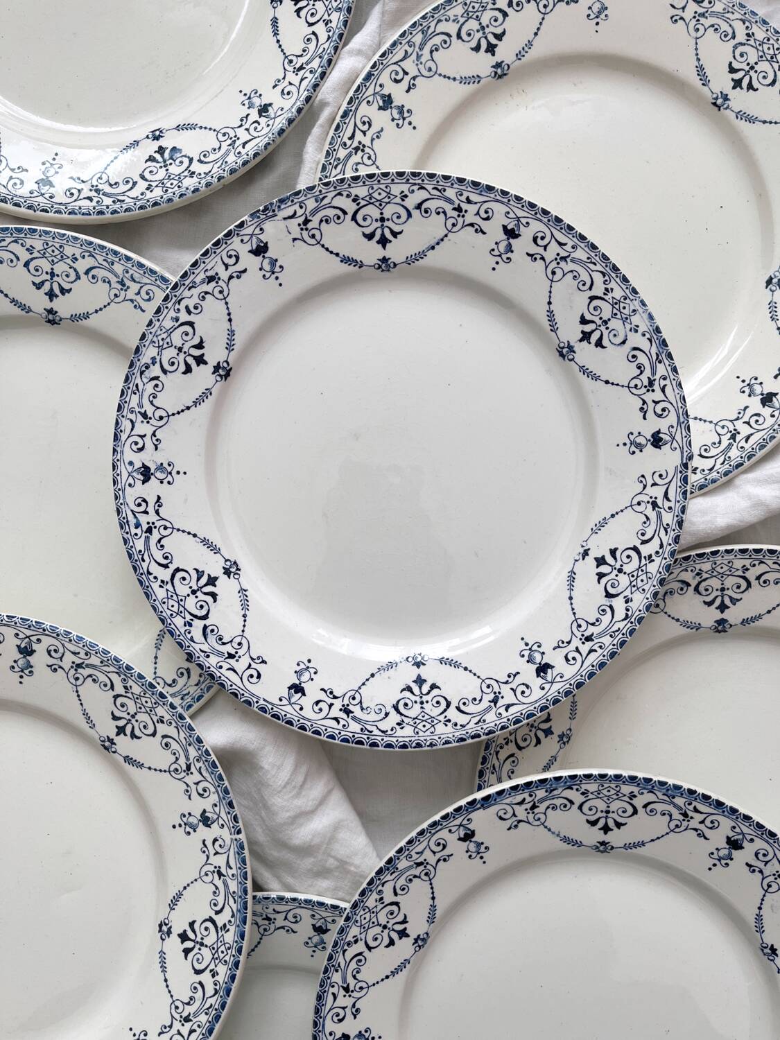 8 ironstone dinner plates “Balzac” Choisy le Roi