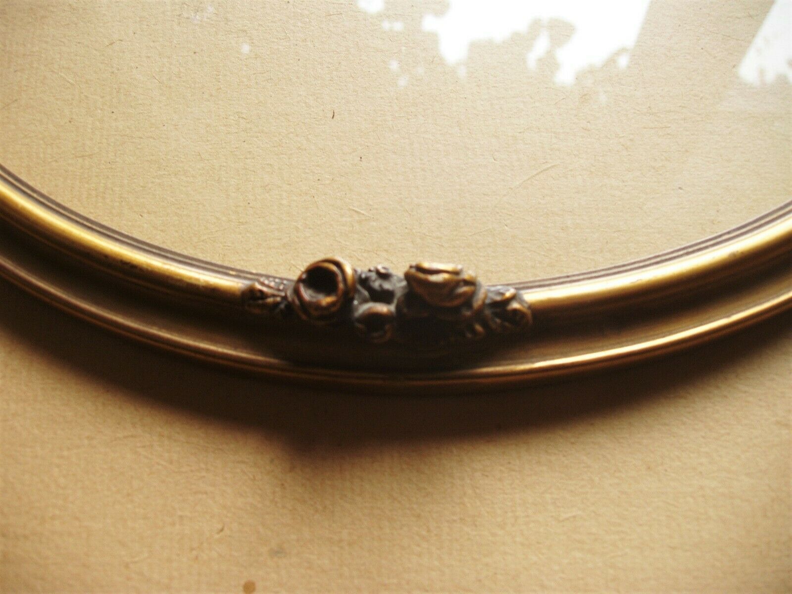 Oval frame in wood and gilded stucco in Louis XVI style - late 19th century