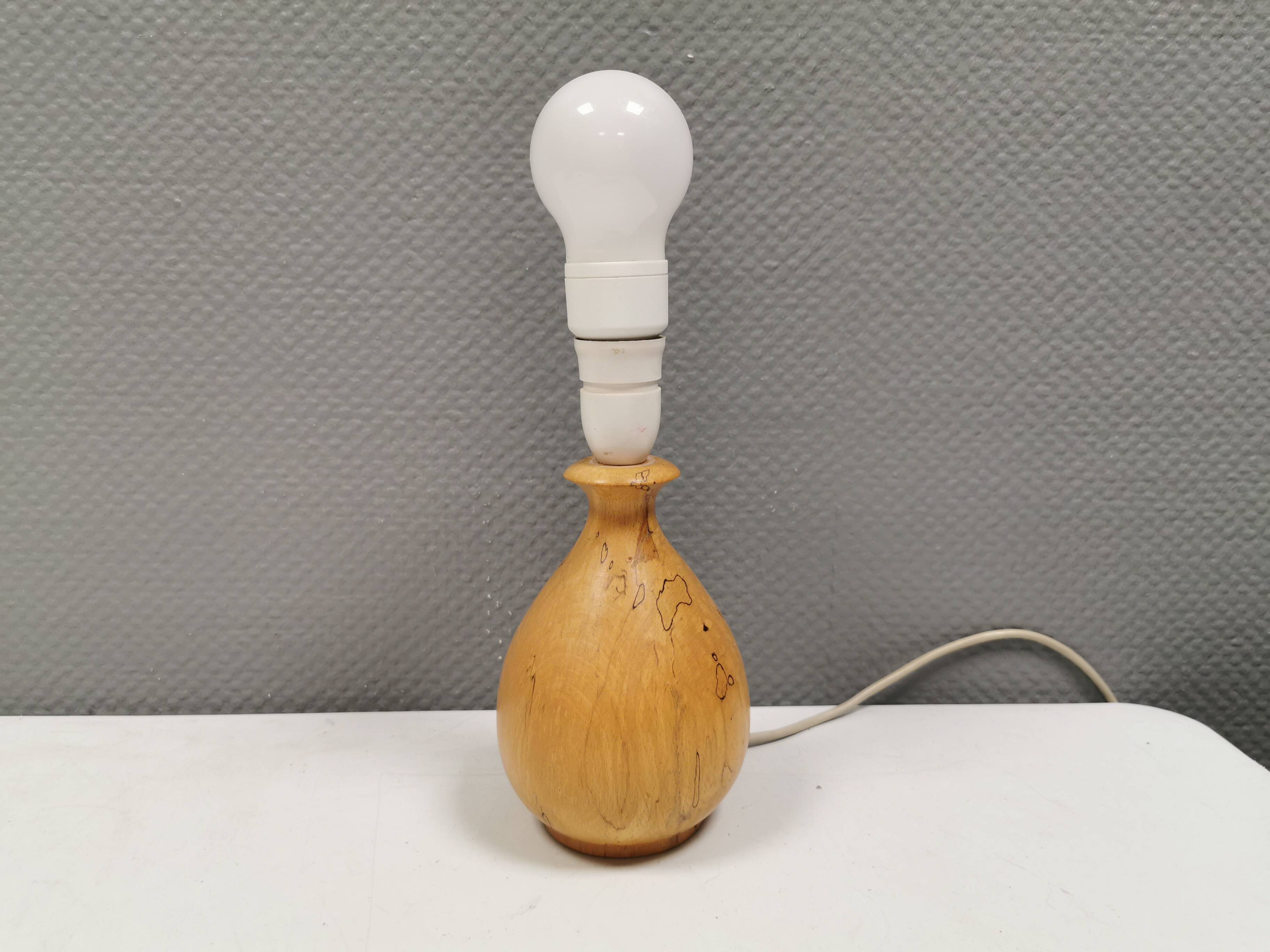 Danish lamp turned in pine wood with the most beautiful markings