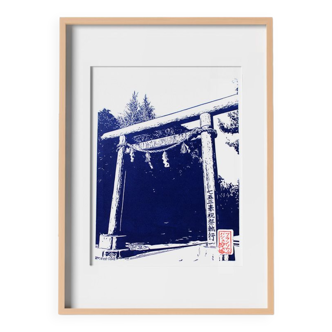 Linogravure japonaise du Torii de l’entrée d’un sanctuaire Shinto d’Asakusa Bleu de Prusse