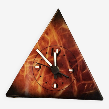 Petite horloge minérale triangulaire vintage