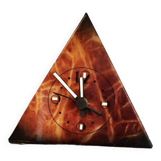 Petite horloge minérale triangulaire vintage