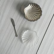 Antique shell-shaped presentation butter dish