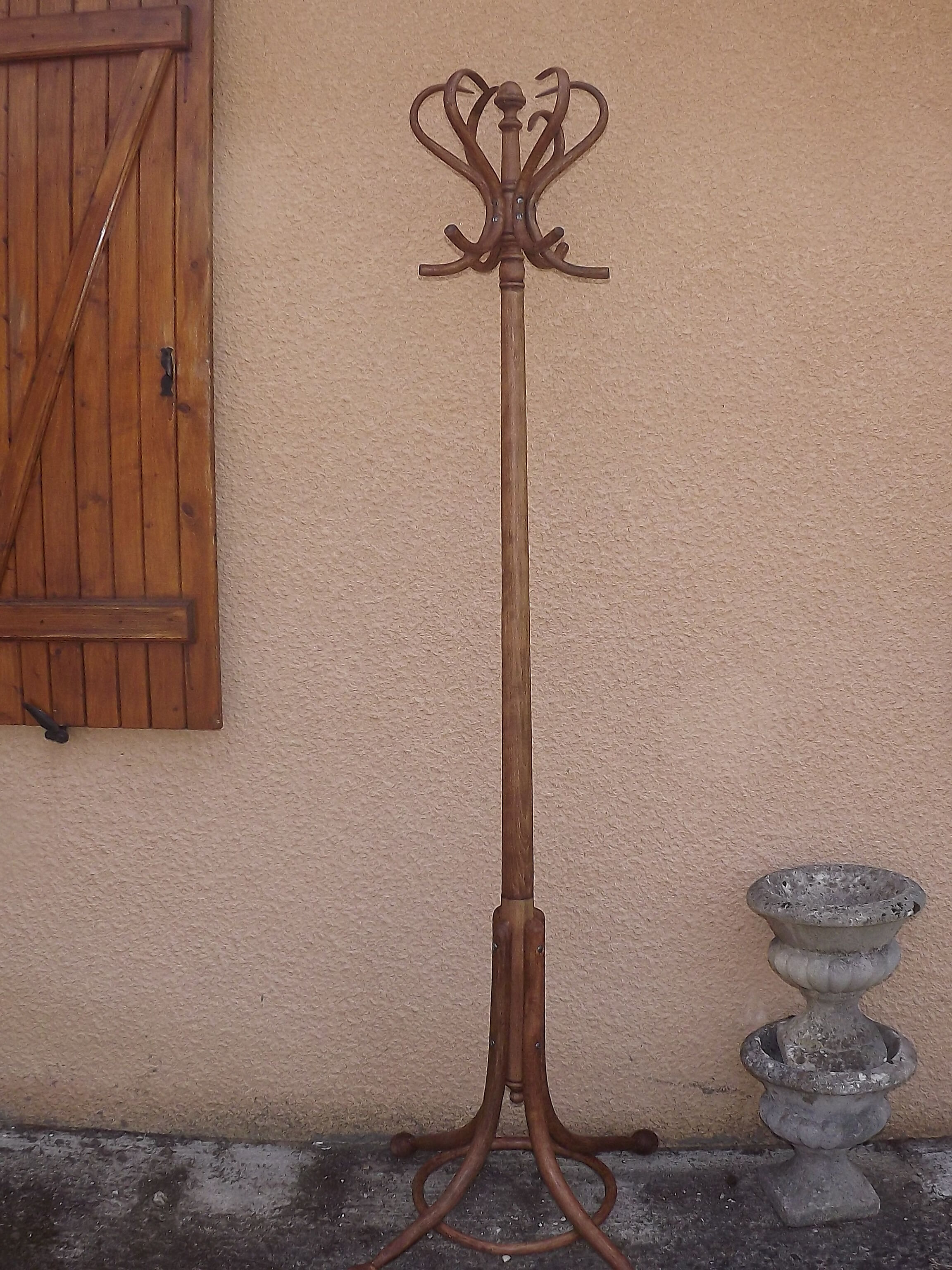 Thonet coatrack