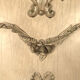 Tête de lit en bois laqué crème de style rococo, milieu XXe
