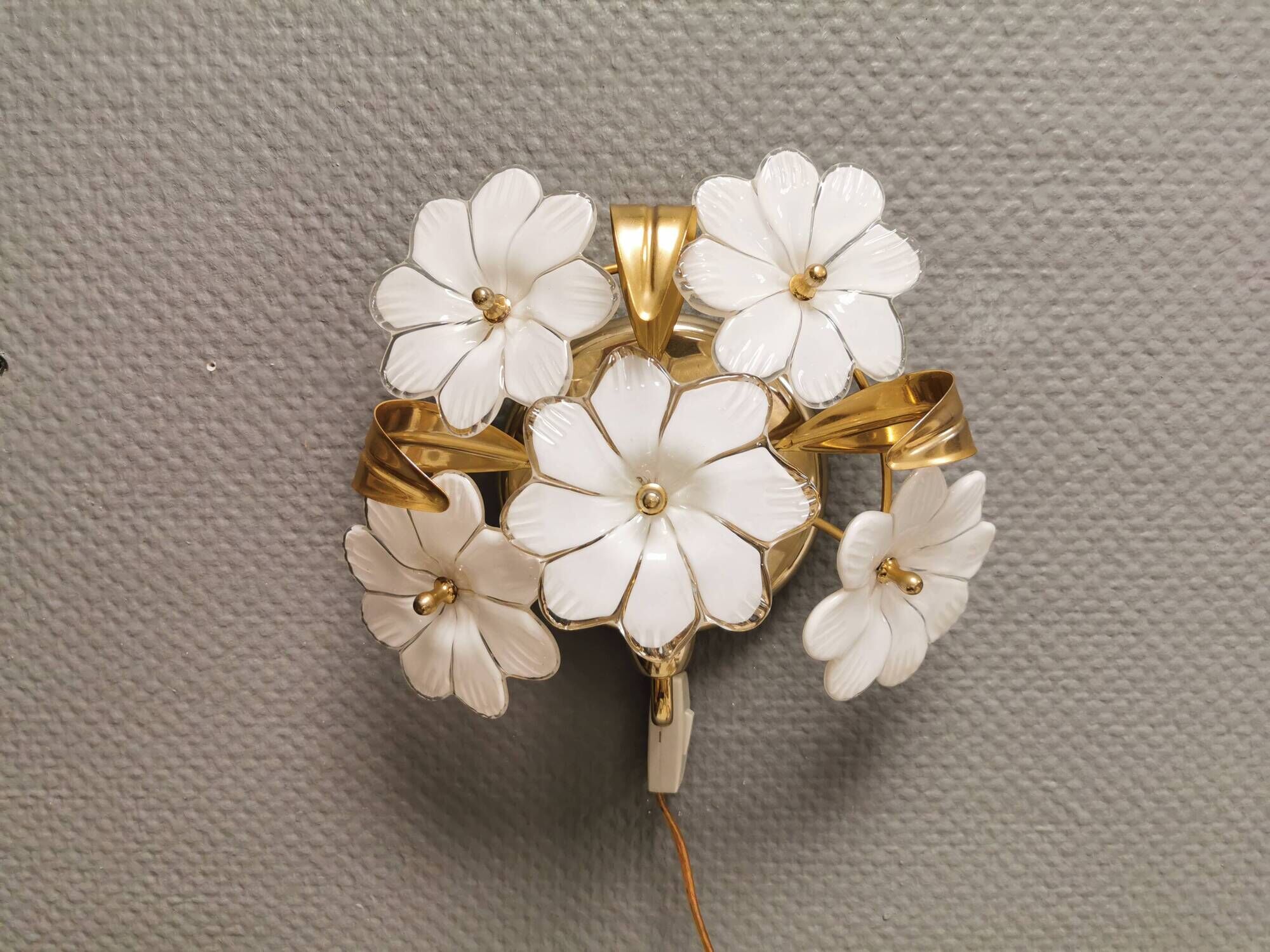 Swedish wall lamp in transparent and white glass shaped like flowers 1960s
