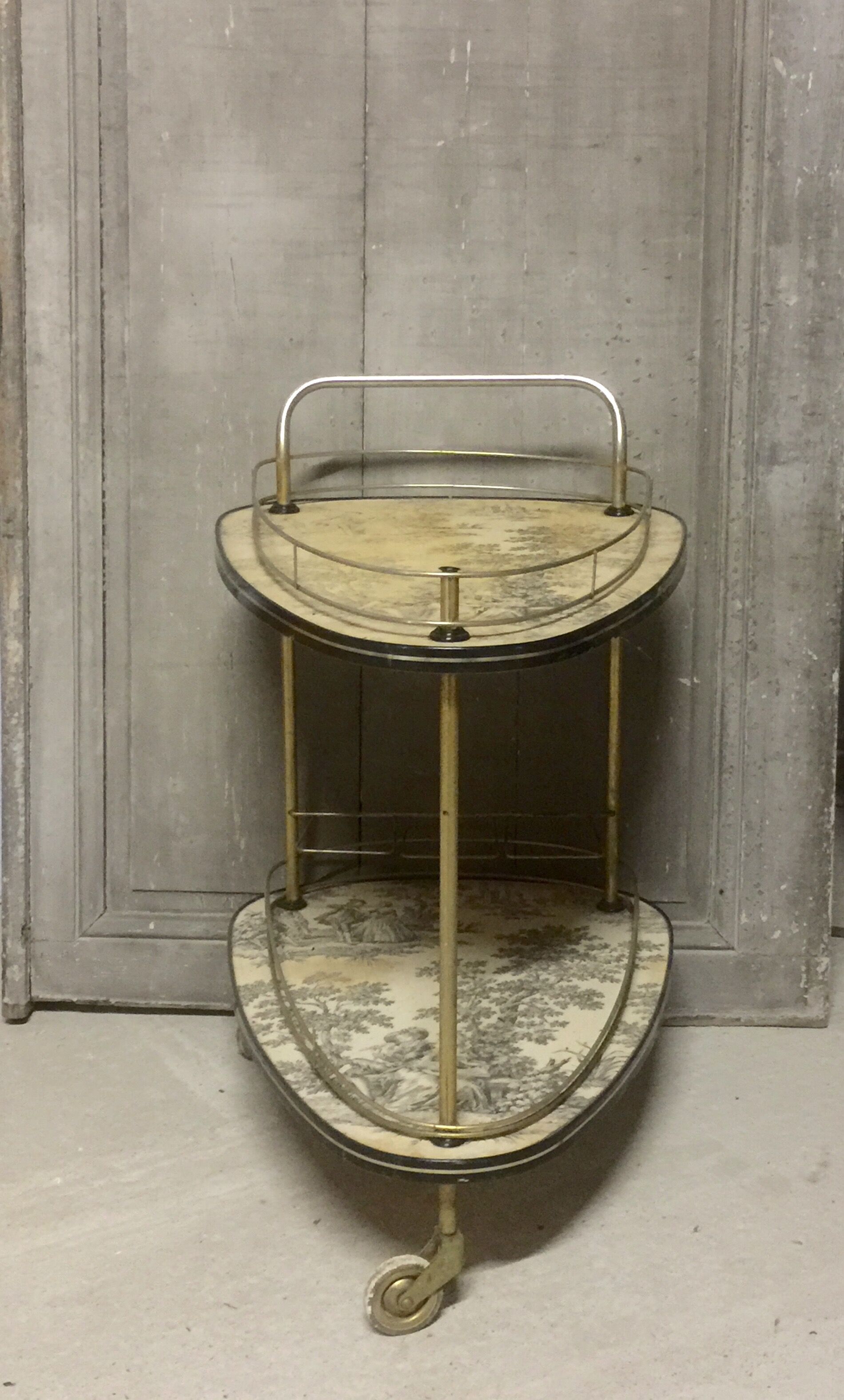 Serving double tray on wheels