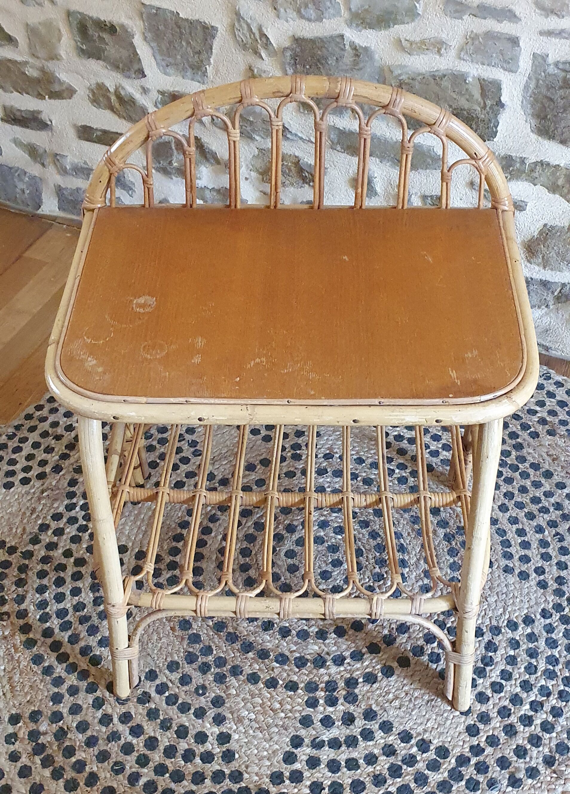 Meuble d'appoint en rotin