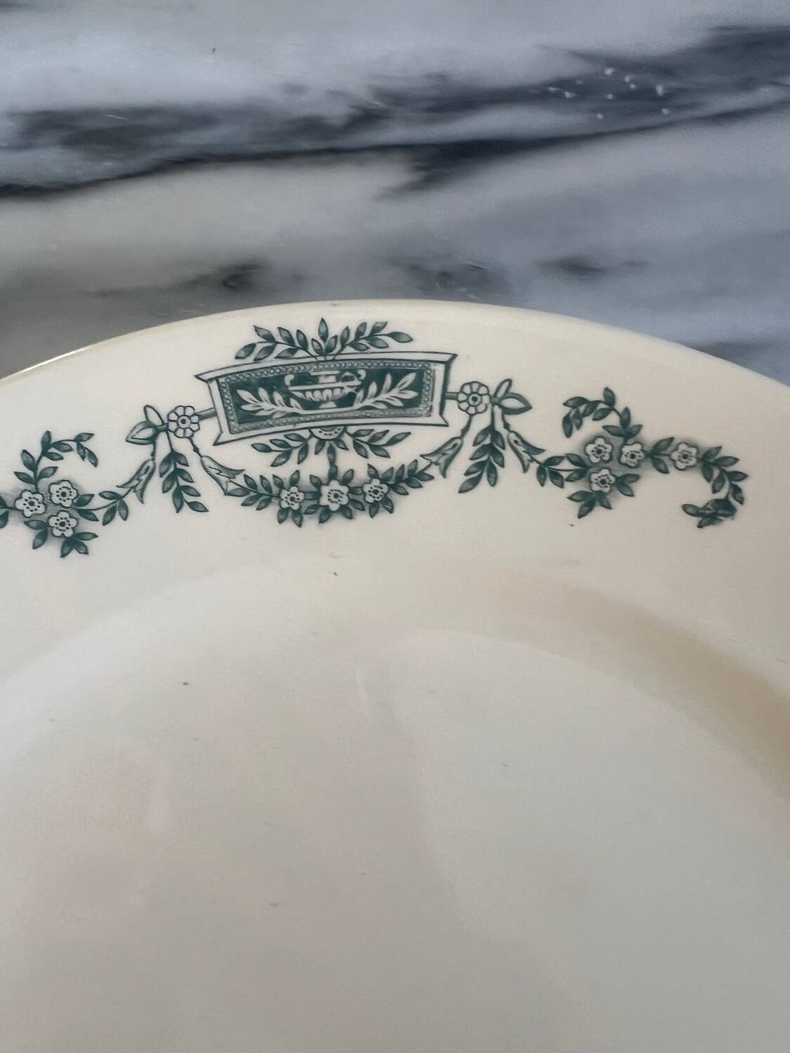 Round serving dish Terre de Fer