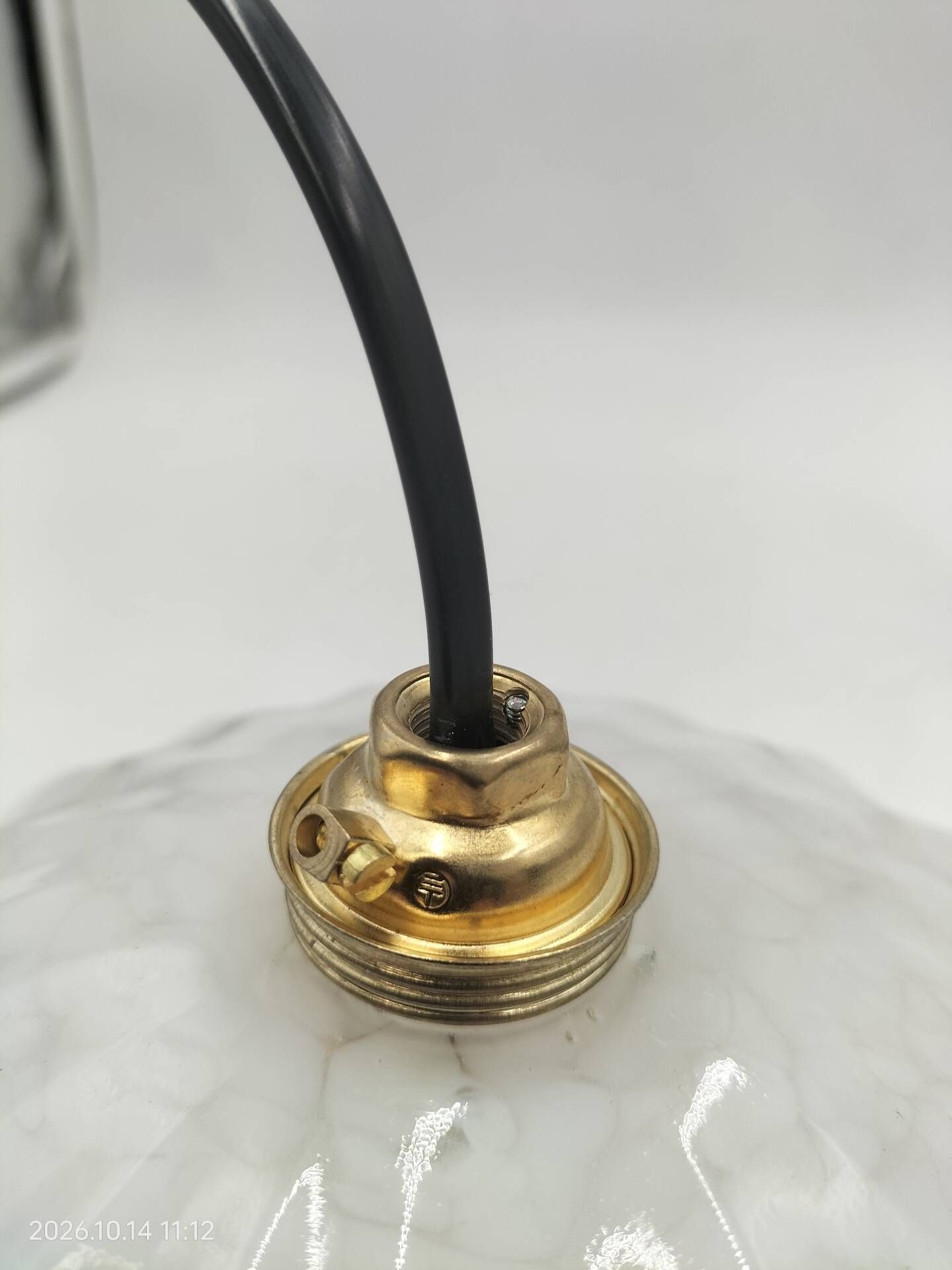 Glass suspensions from Clichy