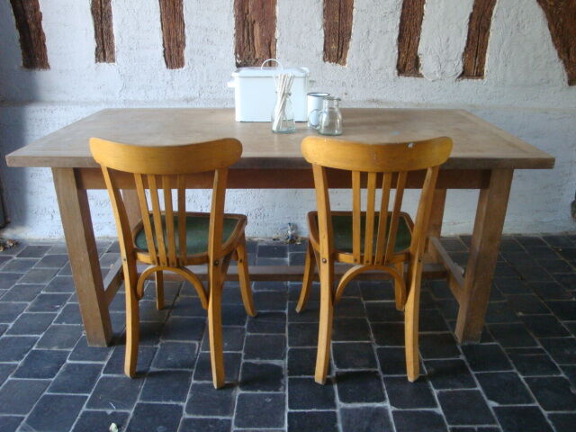 Farm table