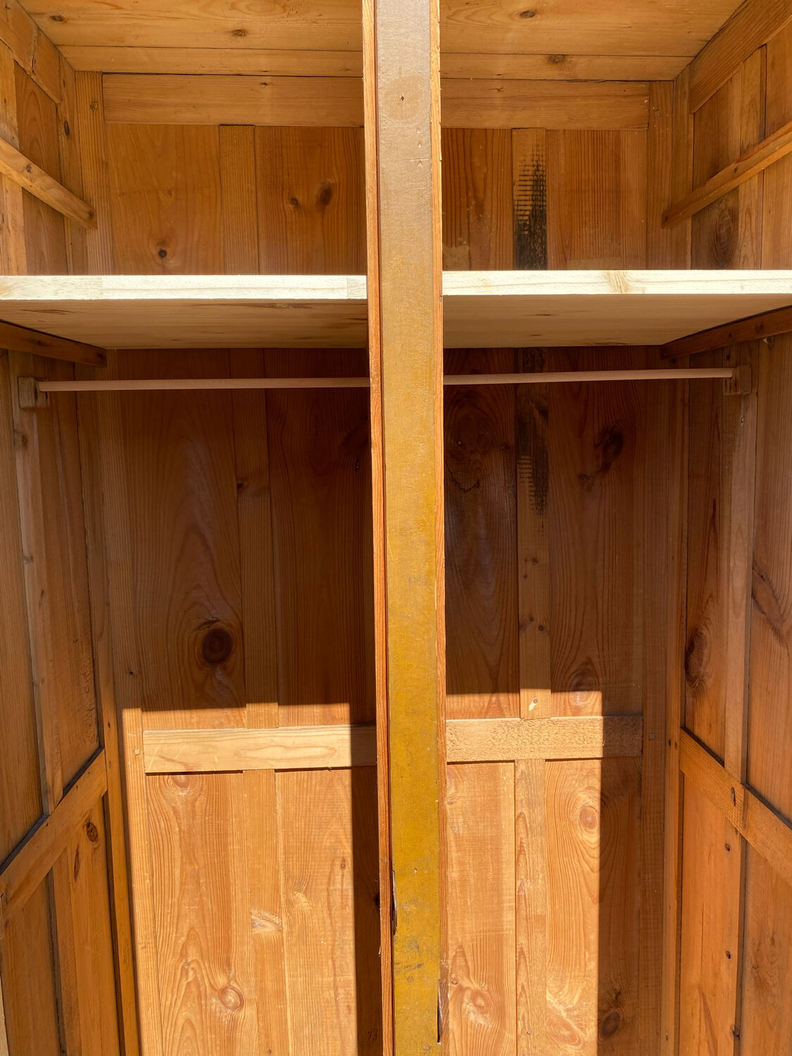 Paire de vestiaire d’usine bois
