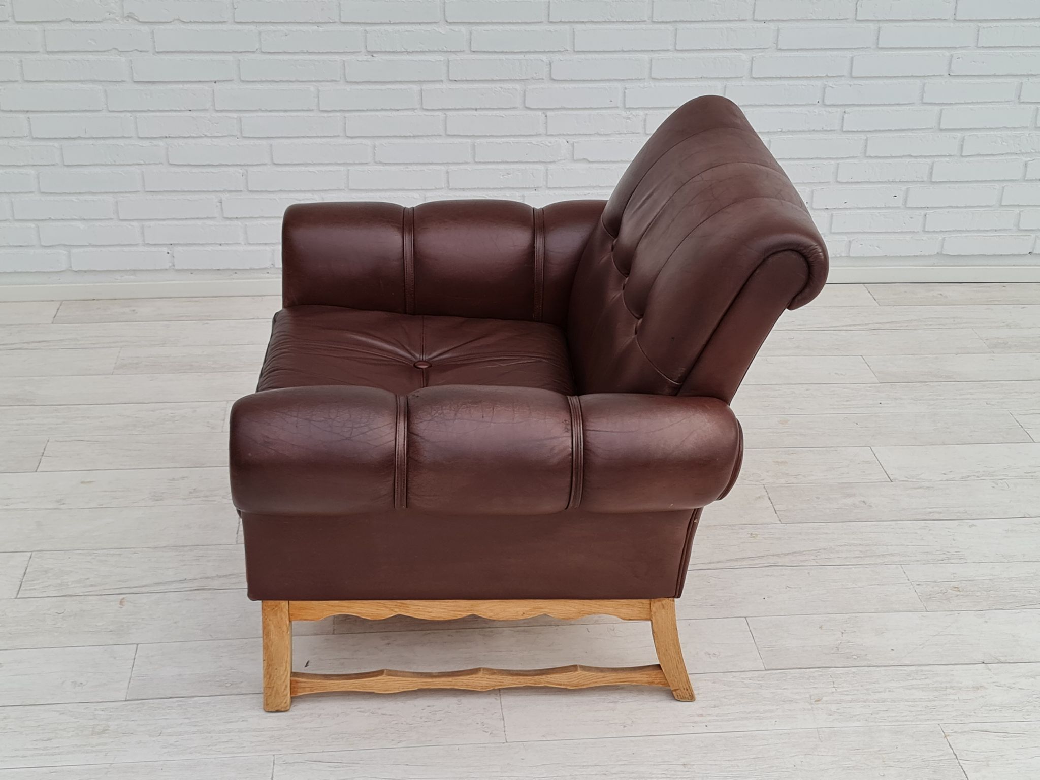 Fauteuil danois vintage, années 1970, cuir, bois de chêne