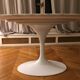 Table Tulip en marbre blanc ovale