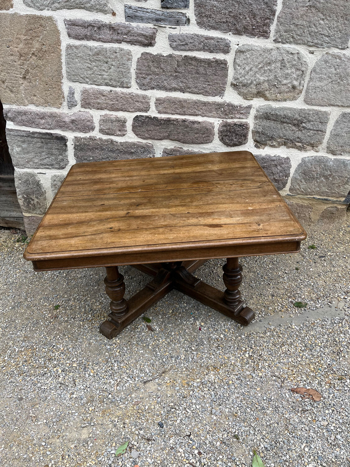 Table Henri ll
