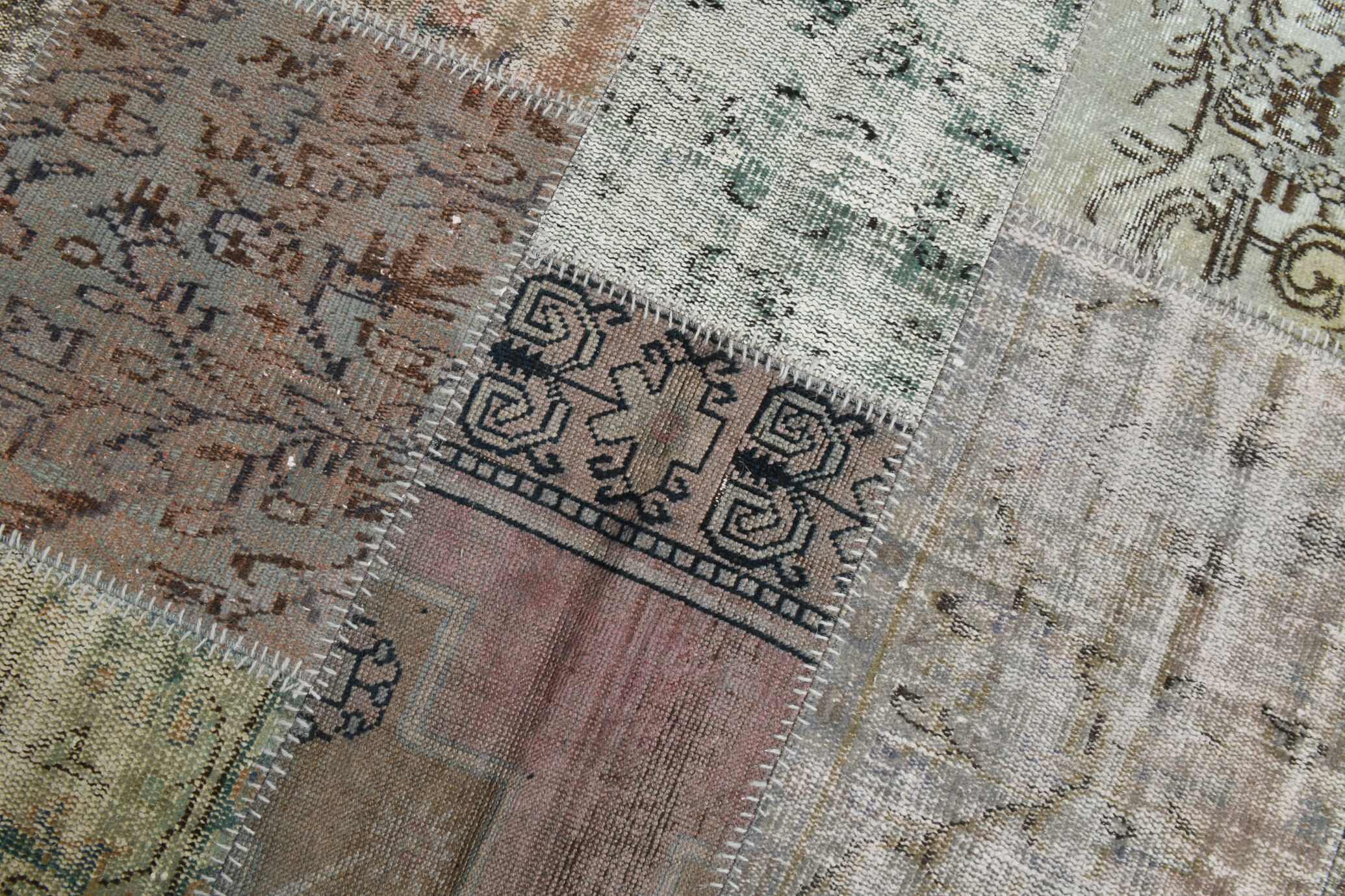 Neutral tones turkish rug 304x211cm