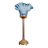 Lampe de table en bronze doré et bobèche en verre bleu