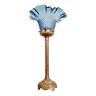 Table lamp in gilded bronze and blue glass bobèche