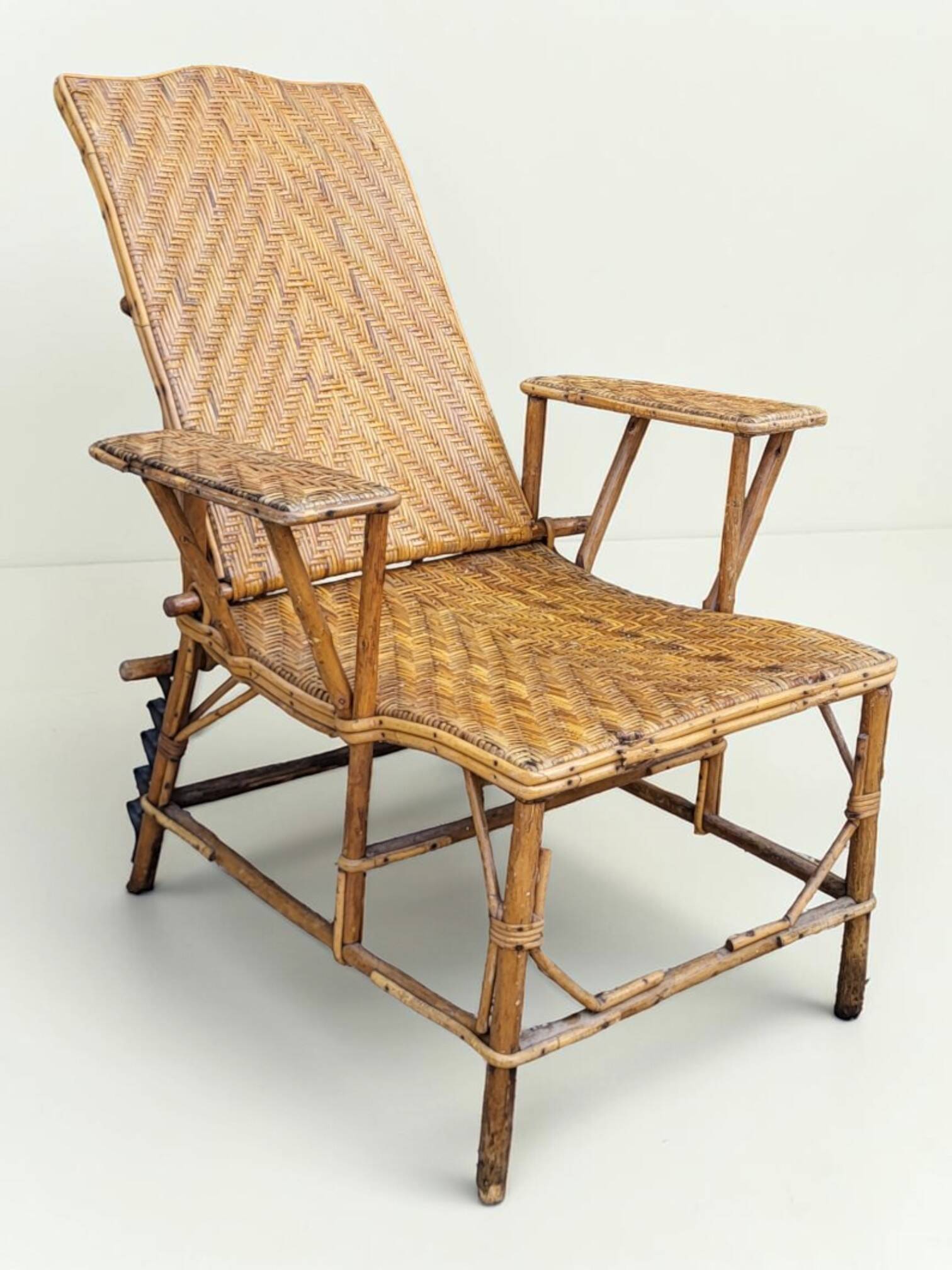 Chaise longue / fauteuil de repos en rotin