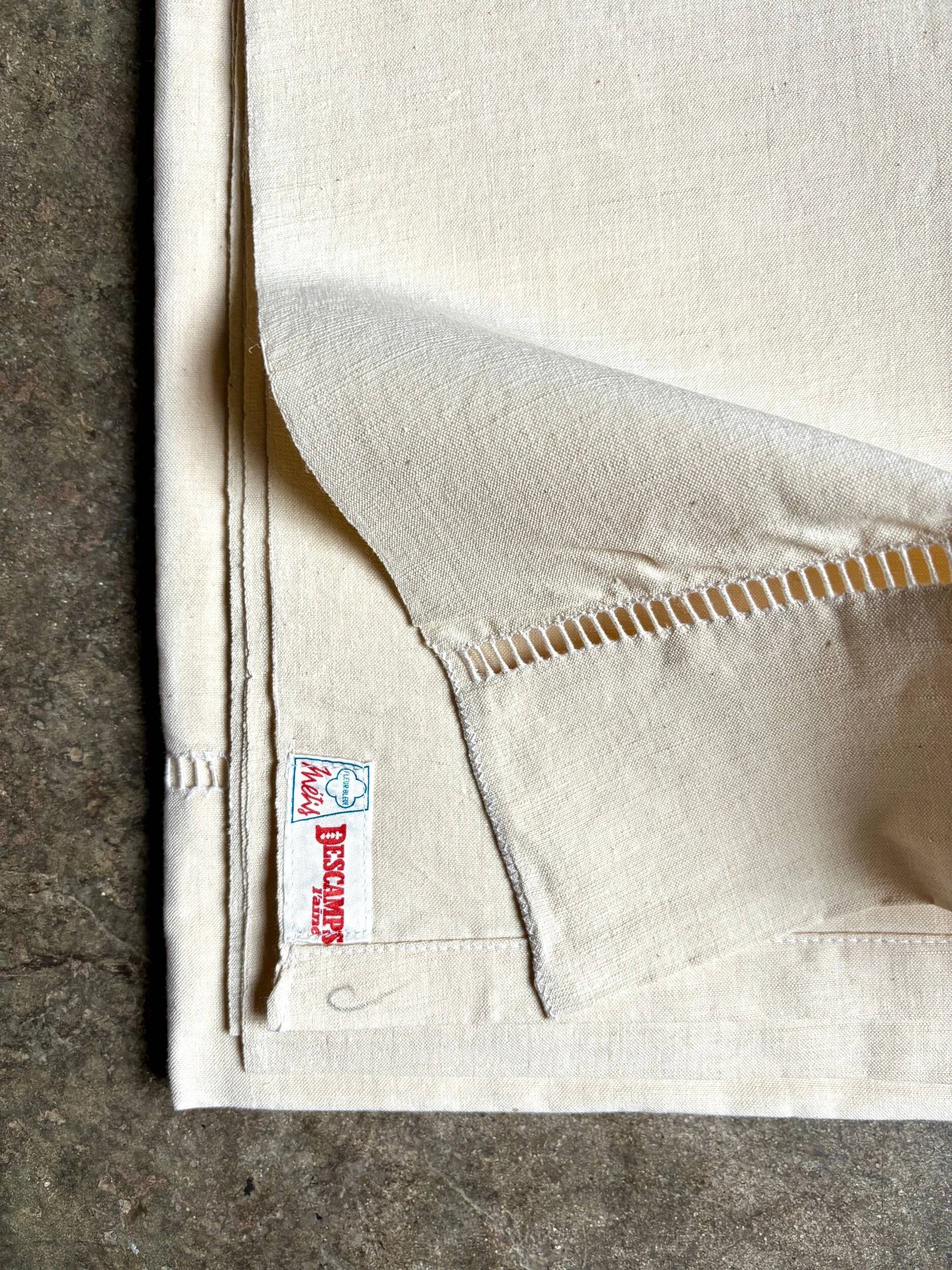 Linen-blend sheet with Venetian lace no. 5 ☐ 180 x 312 cm