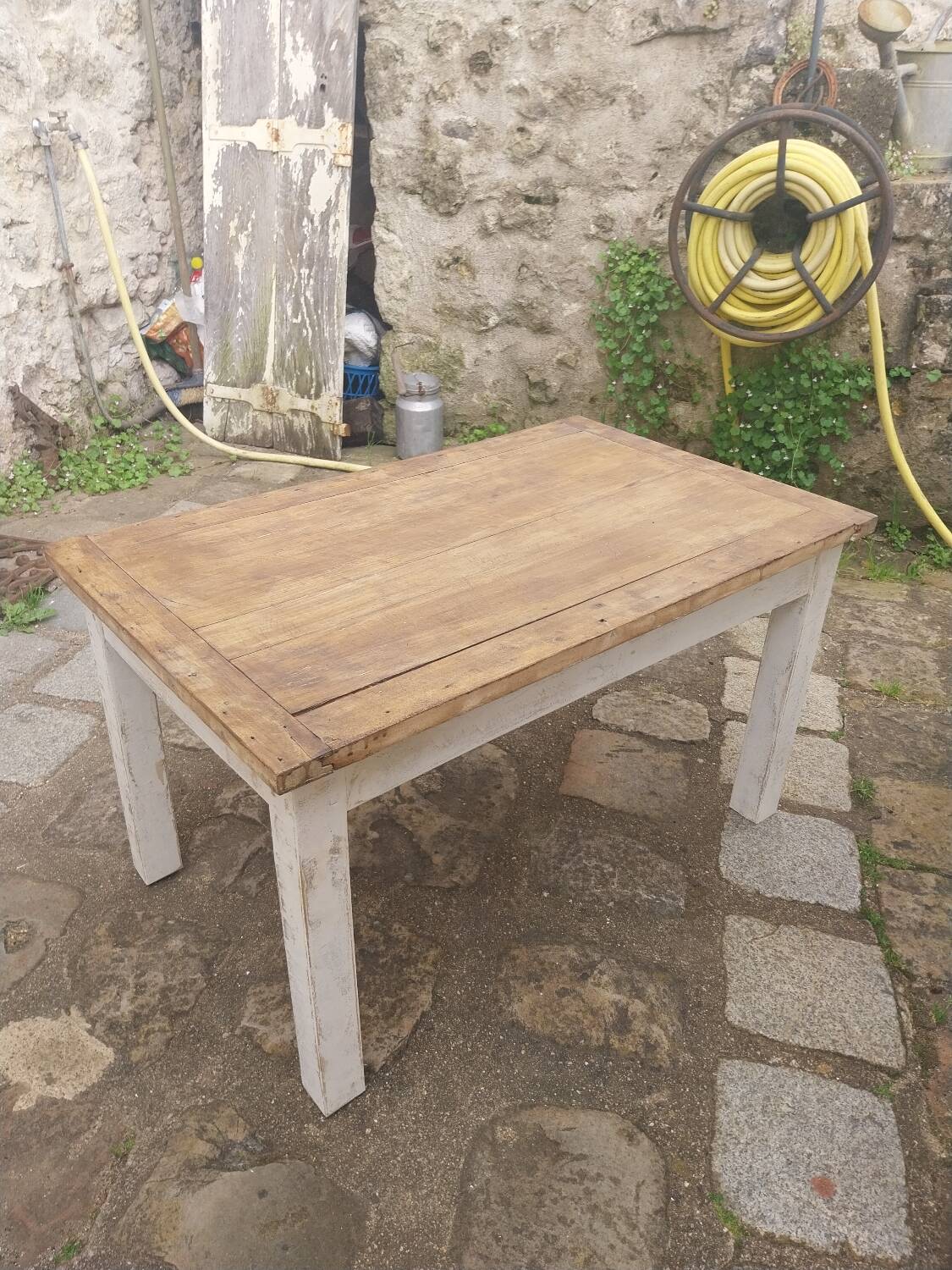Table basse en bois avec tiroir