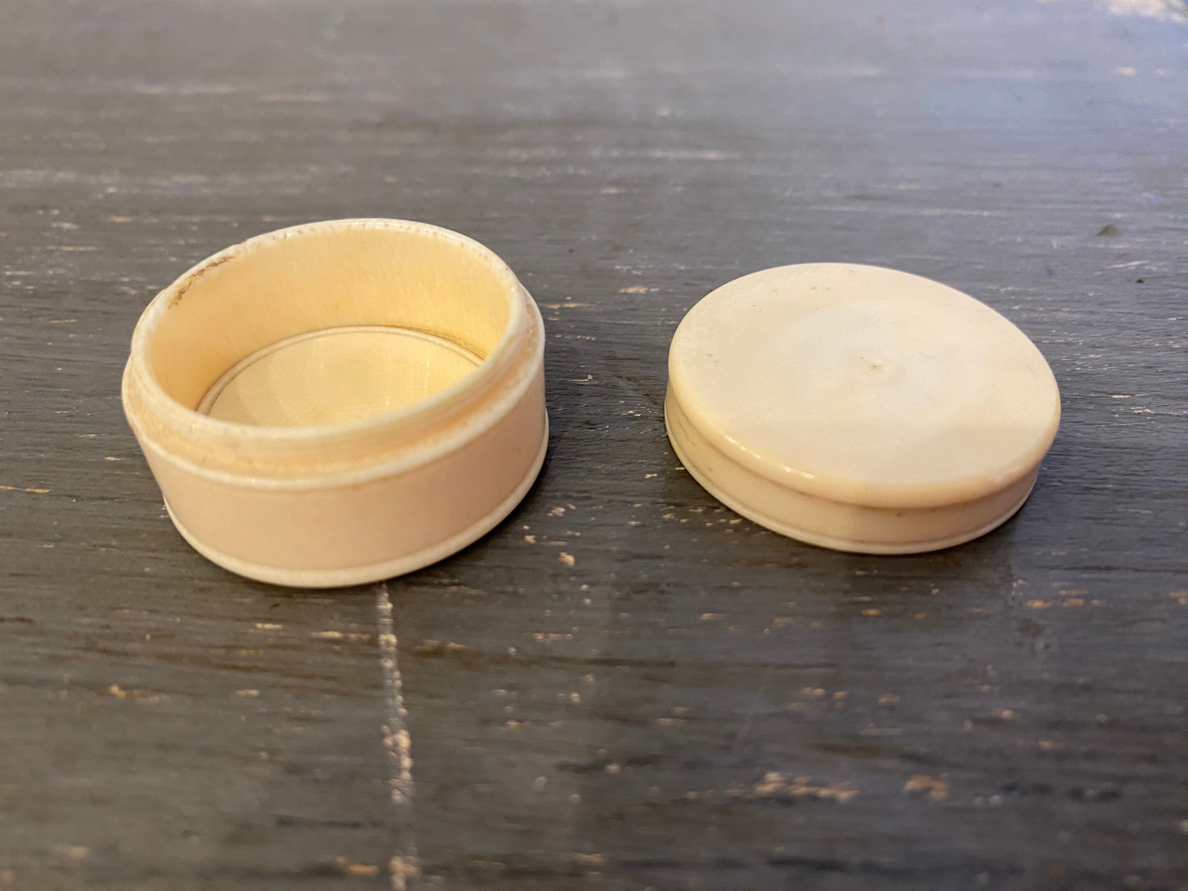 Bone pill box