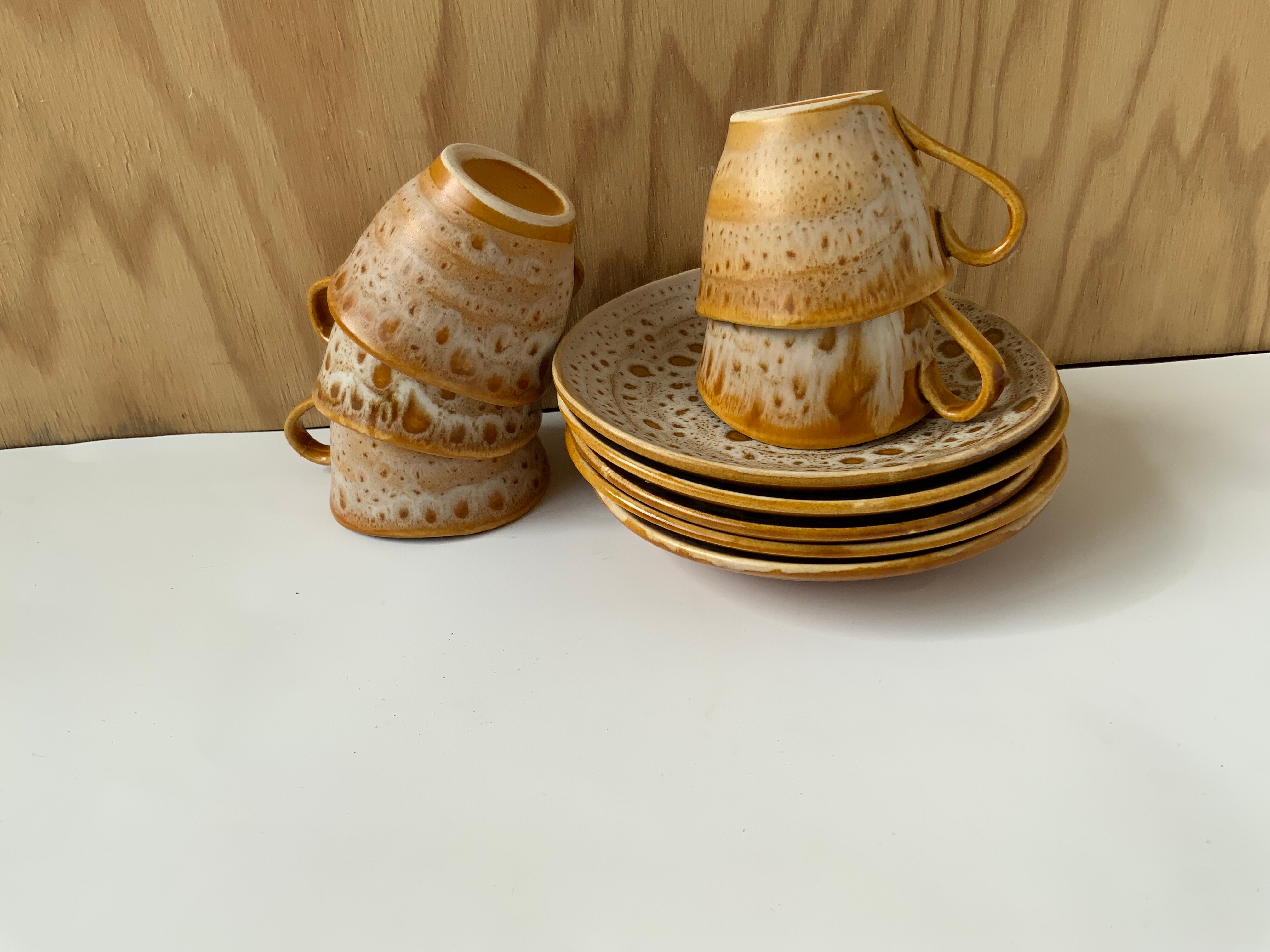 Fawn model coffee cups