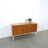 Fineer dressoir uit Zweden met wit stalen poten