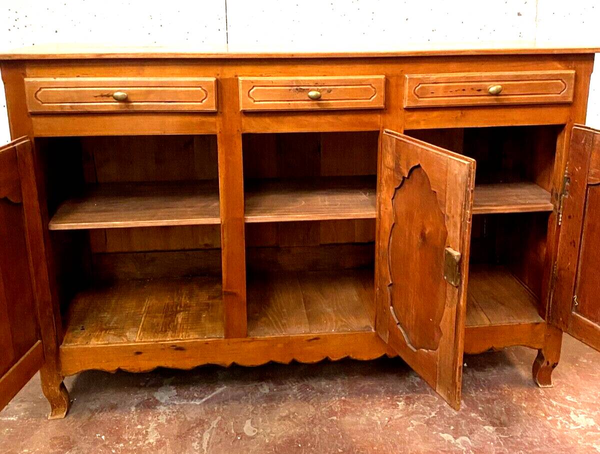 Enfilade trois portes de style Louis XV en merisier massif XX siècle