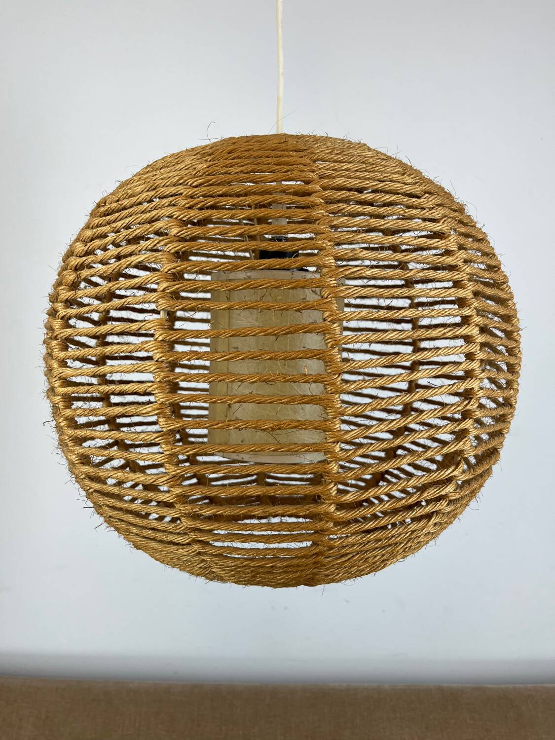 Suspension sphere cord 1970s organic style