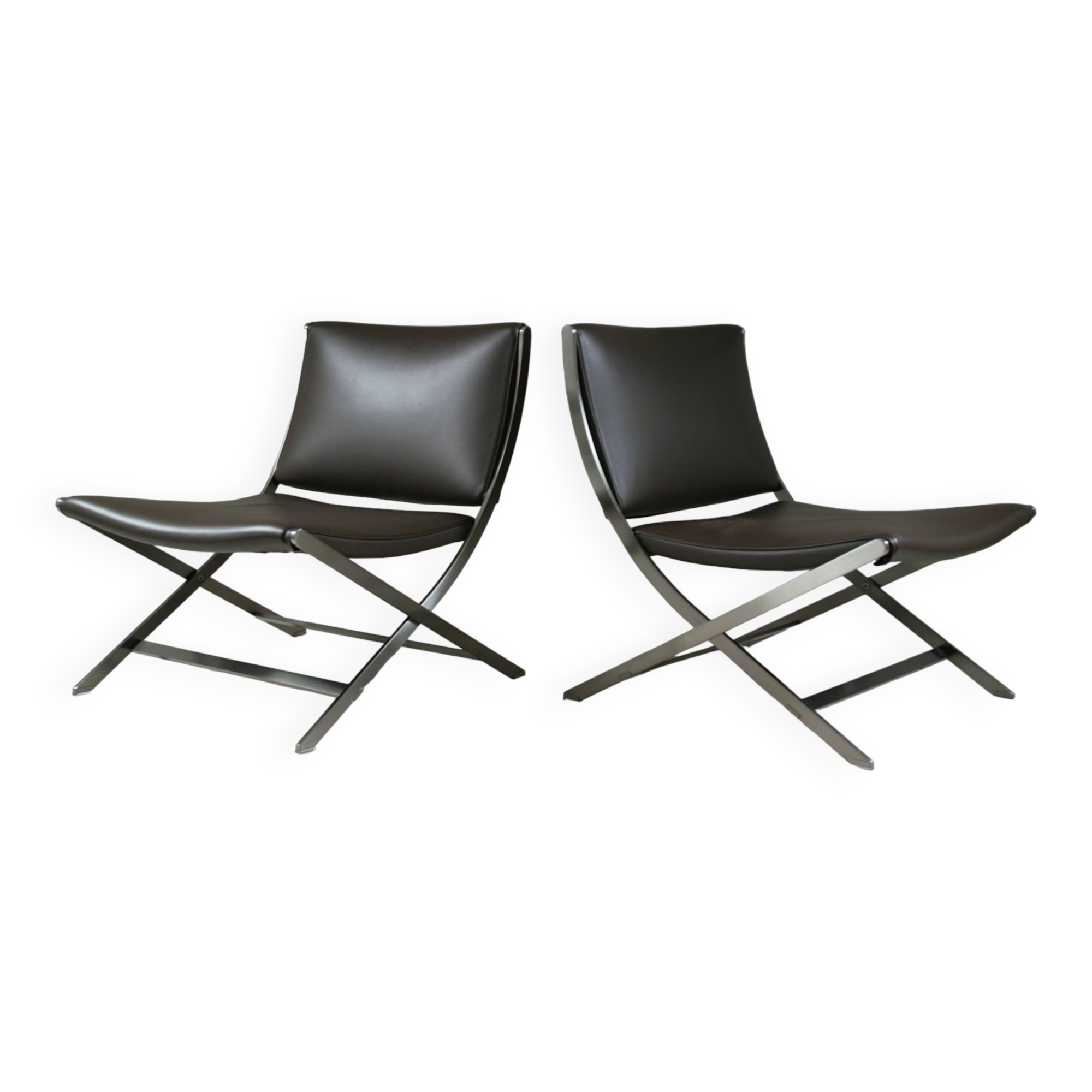 Pair of Flexform leather low chairs, Peter model, by Antonio Citterio