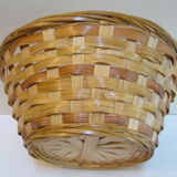 Two-tone woven bread or fruit basket