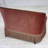 Canapé danois 2 places des années 1930, velours d'ameublement rose saumon, bois de frêne.